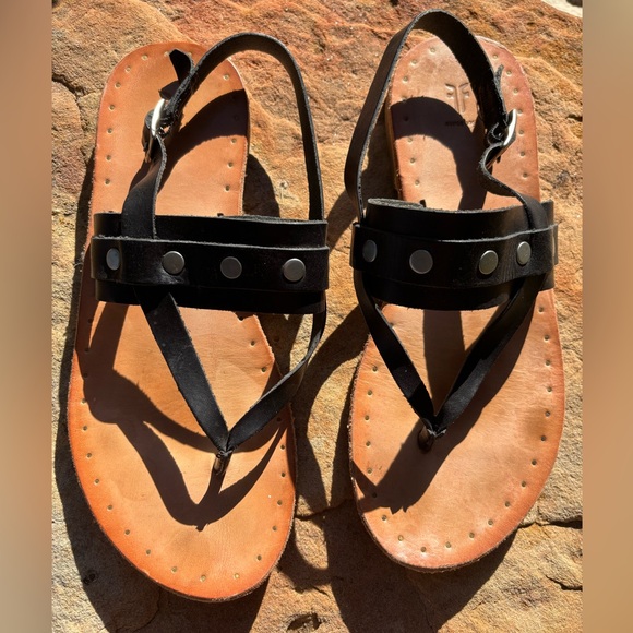 Frye Shoes - Frye Avery Stud Black Leather Thong Sandal Size 7.5